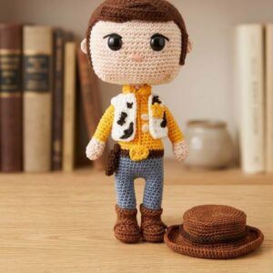 Woody amigurumi tejido a crochet inspirado en Toy Story, encúentralo en Tejidos con Amor